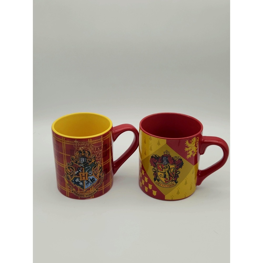 Set Of 2 Harry Potter Hogwarts Gryffindor Ceramic Coffee Mugs  14 Oz Red Yellow